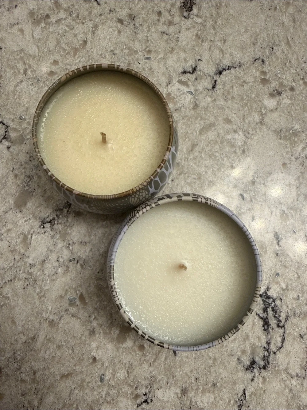 Voluspa Tin Candle Duo - Tahitian Coconut Vanilla & Santal Vanille